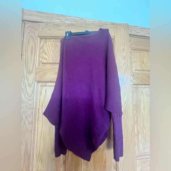 Vici - Poncho Sweater - Picture 6 of 8